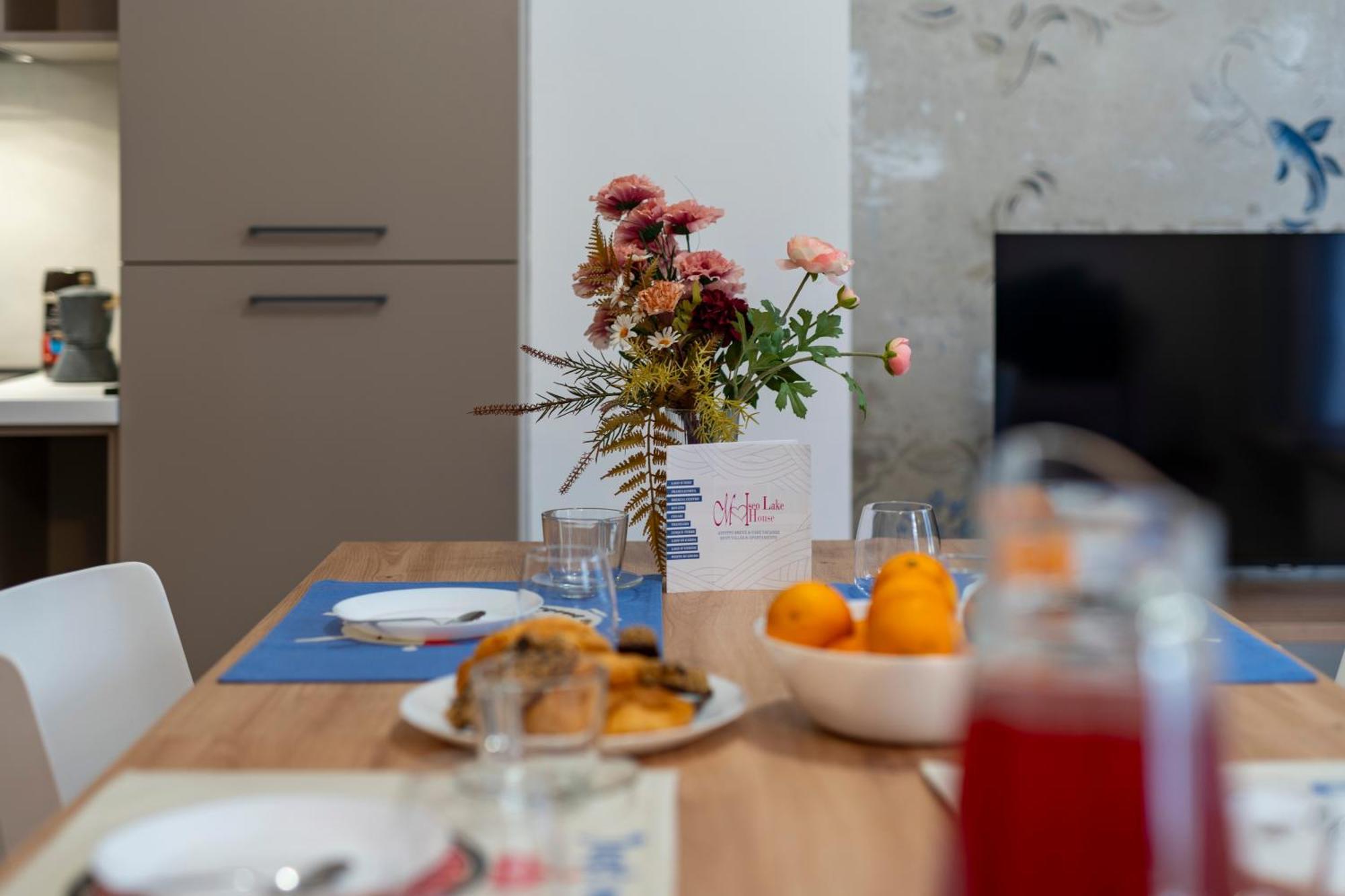 Apartmán La Casa Dei Carta-New & Chic Lovere Exteriér fotografie